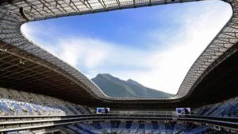 刘国梁遭受耻辱：被迫参与王中琪违规谋利，乒羽中心监管不力